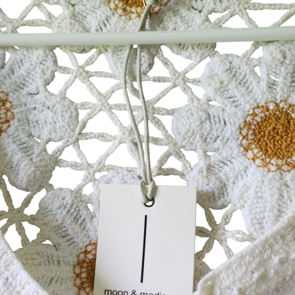 Moon & Madison Cream Long Sleeve Tie Front Crop Blouse - Picture 5 of 9